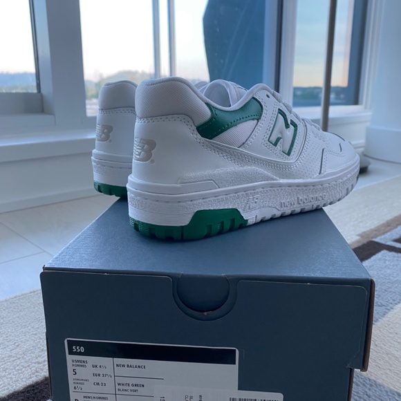 BRAND NEW! New Balance 550 White with classic pine and summer fog - Picture 5 of 7